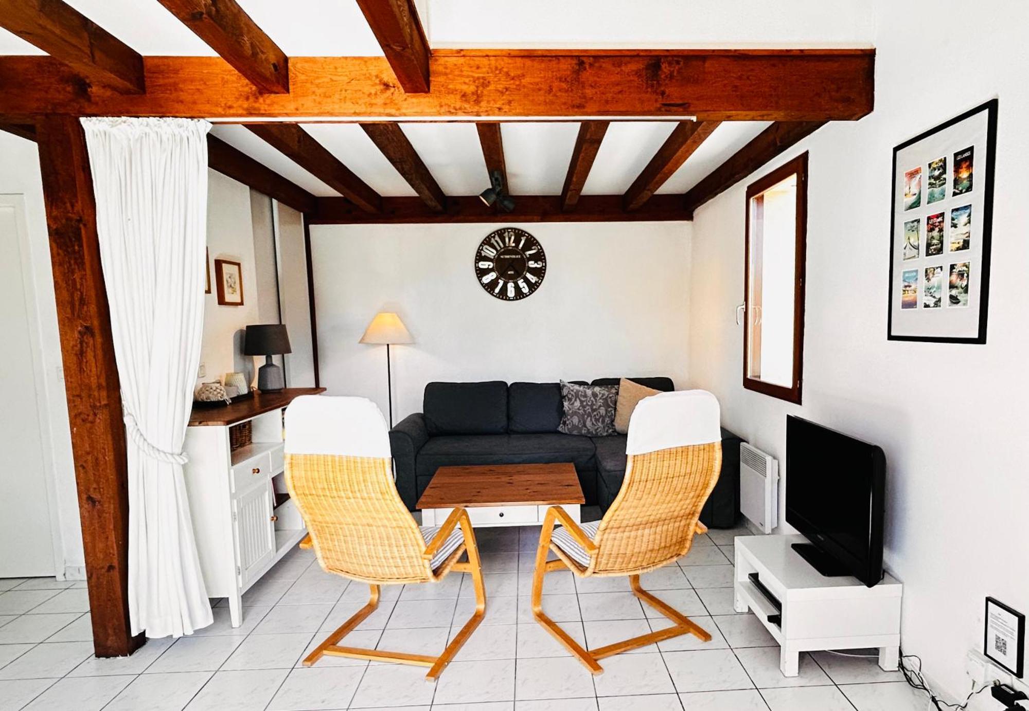 Jolie Maison De Vacances Avec Terrasse Et Jardin Сен-Жюльен-ан-Борн Экстерьер фото