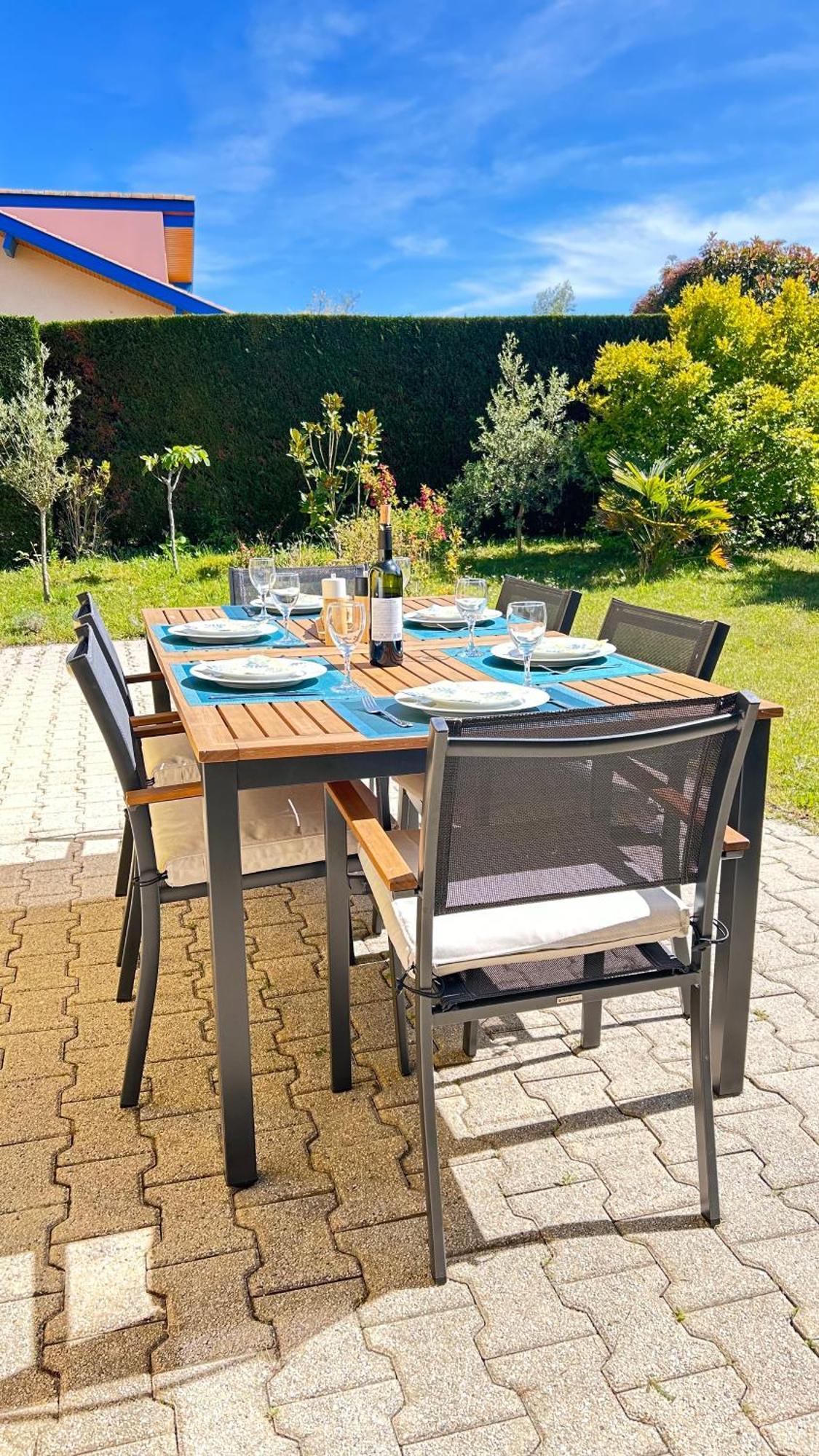 Jolie Maison De Vacances Avec Terrasse Et Jardin Сен-Жюльен-ан-Борн Экстерьер фото